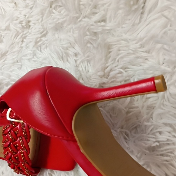 Journee Collection Mabella Red Heels Women's Sz 10 ♥️ 🆕 - Picture 9 of 12